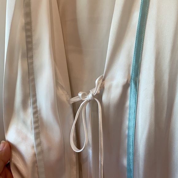 Bridal Wedding Robe Embroidered “The Bride” L/XL - Picture 5 of 11